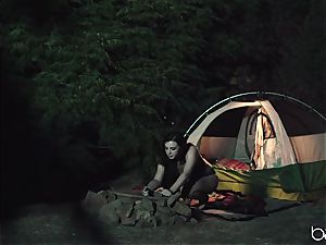 nubile cockslut luvs camping and outdoor boinking